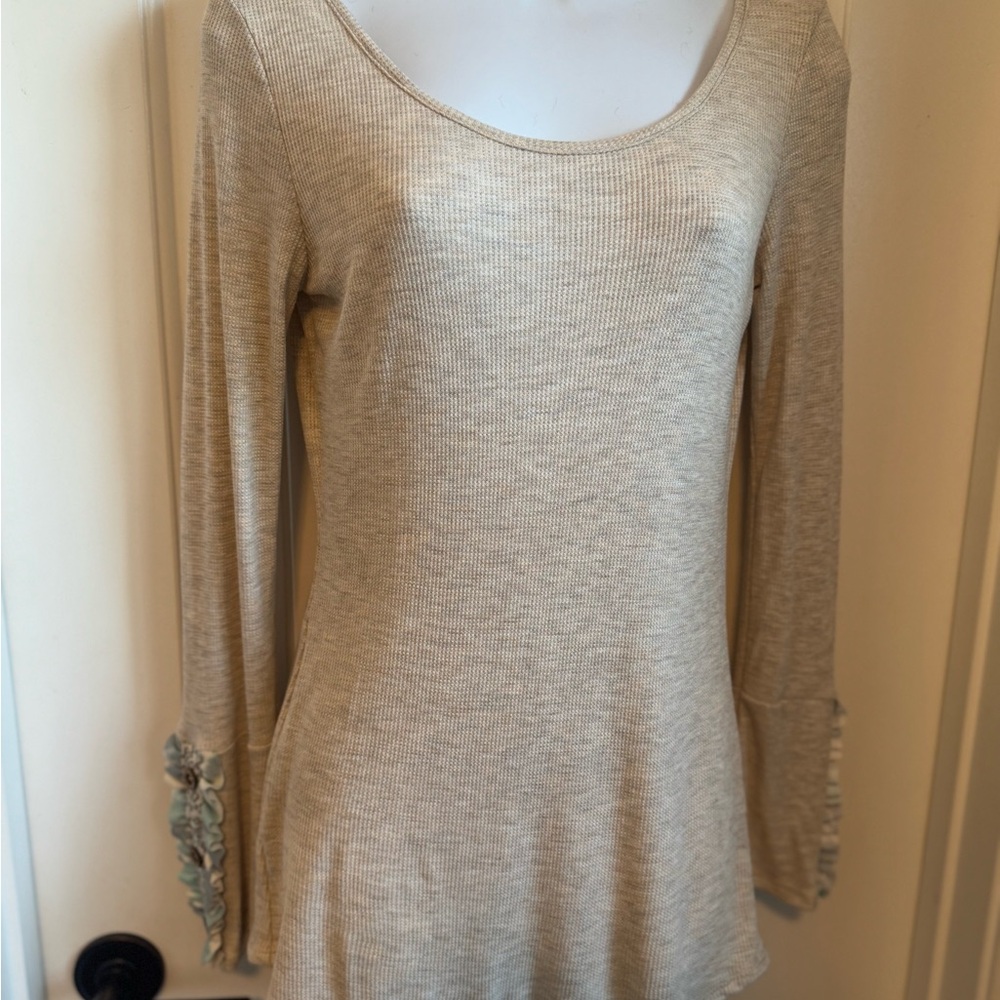 NWT Lovely Melody Long Sleeve Thermal Knit Top with Floral Cuffs, Size Smalll